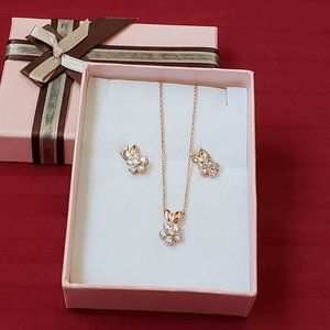 Champagne Colored Necklace and Earring Set.